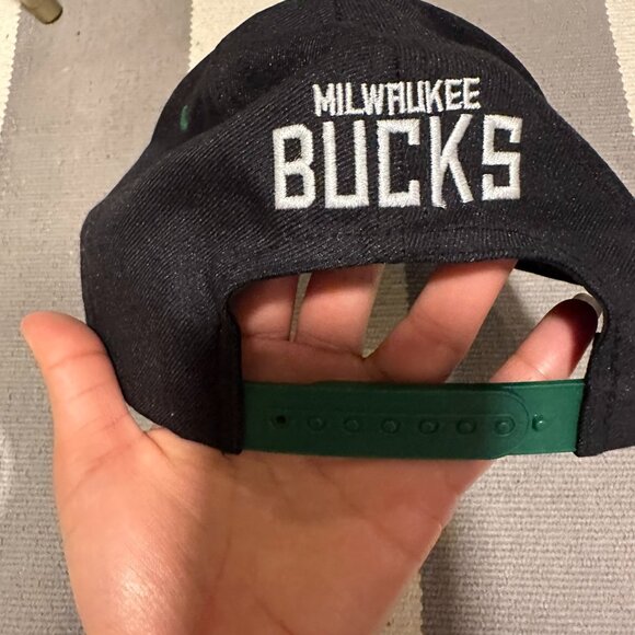 Milwaukee Bucks Snapback Hat Excellent Condition Preowned - Picture 2 of 7